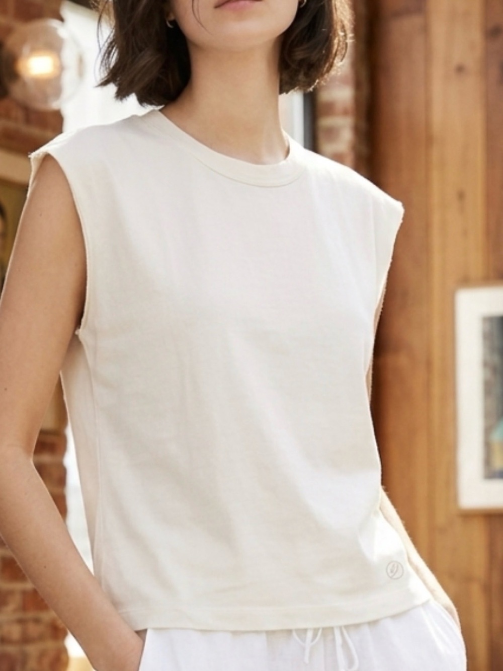 Versona White Boxy Sleeveless Tank Top